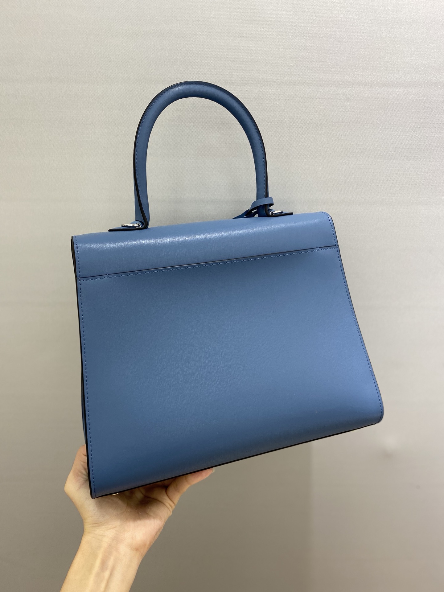 델보 브리앙 박스백 미듐